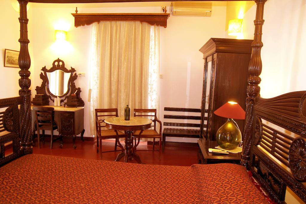Welcomheritage Panjim Pousada Панаджи Екстериор снимка